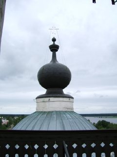 Город Мышкин. Маковка собора, сфотографированная с колокольни (фото)