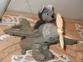 Музей валенок в городе Мышкине. Это не ковер-самолет, это валенок-самолет! (фото)