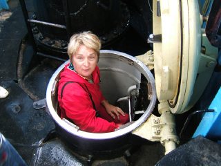 Желающие могут полазить по люкам подводной лодки (фото)