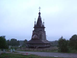 Храм Святителя Николая у шлюза на Беломорканале (фото)